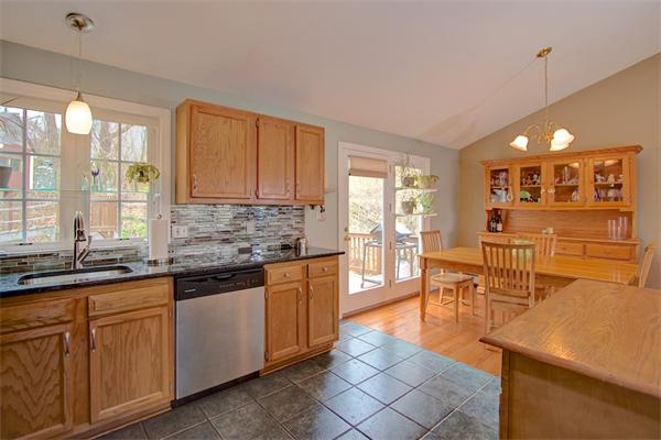 53 Denver Terrace Worcester, MA 01604 - Photo 11 of 20