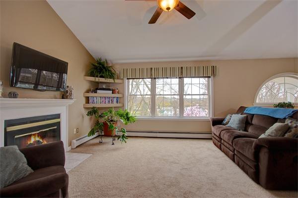 53 Denver Terrace Worcester, MA 01604 - Photo 5 of 20