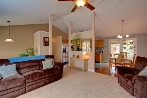 53 Denver Terrace Worcester, MA 01604 - Photo 6 of 20