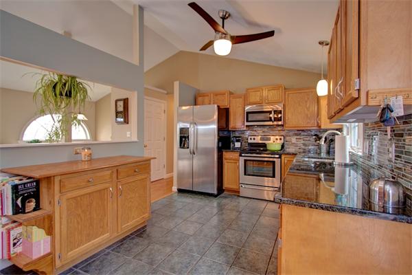 53 Denver Terrace Worcester, MA 01604 - Photo 9 of 20