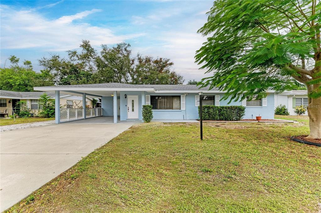 4424 87th St Court West Bradenton, FL 34210 - Photo 2 of 40