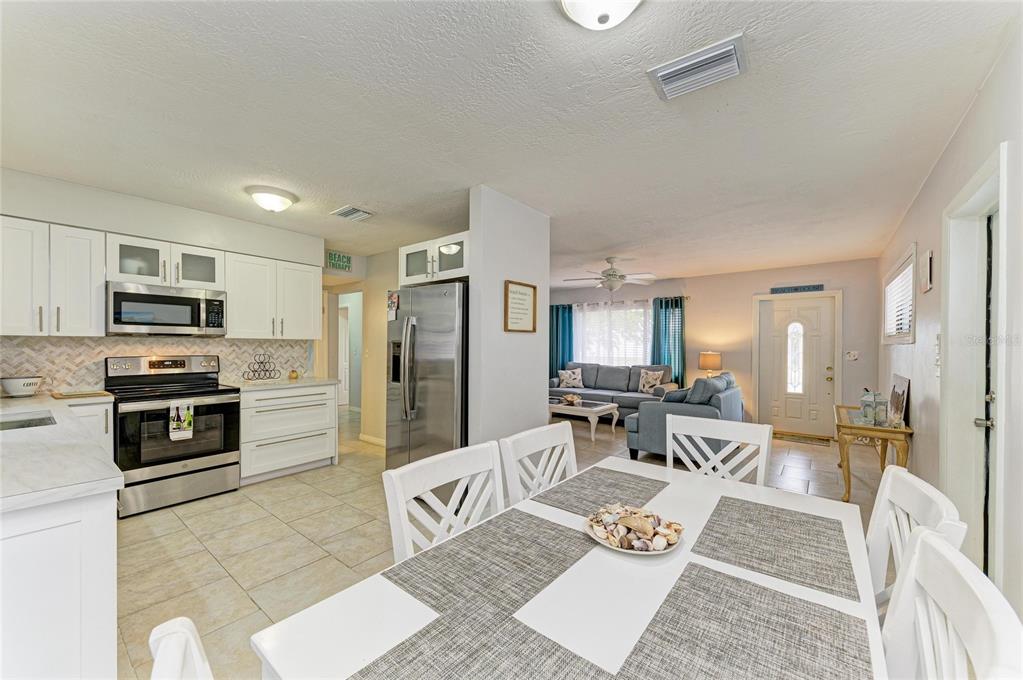 4424 87th St Court West Bradenton, FL 34210 - Photo 9 of 40