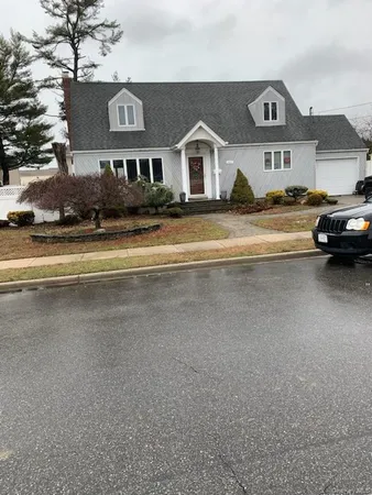 $849,000 | 42 Eldorado Boulevard, Plainview, NY 11803