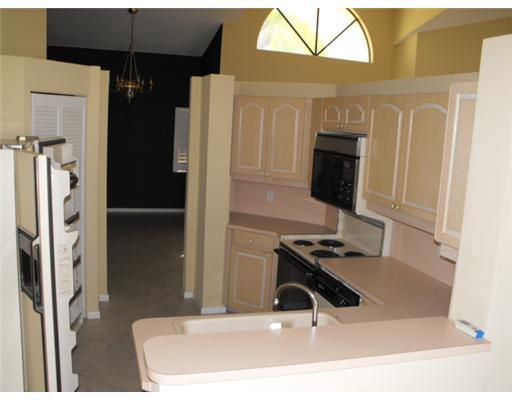 2270 Rabbit Hollowe Circle Delray Beach, FL 33445 - Photo 6 of 10 Additional Photo