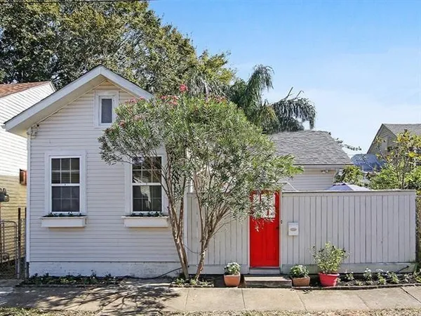 $2,500 | 615 Milan Street, New Orleans, LA 70115