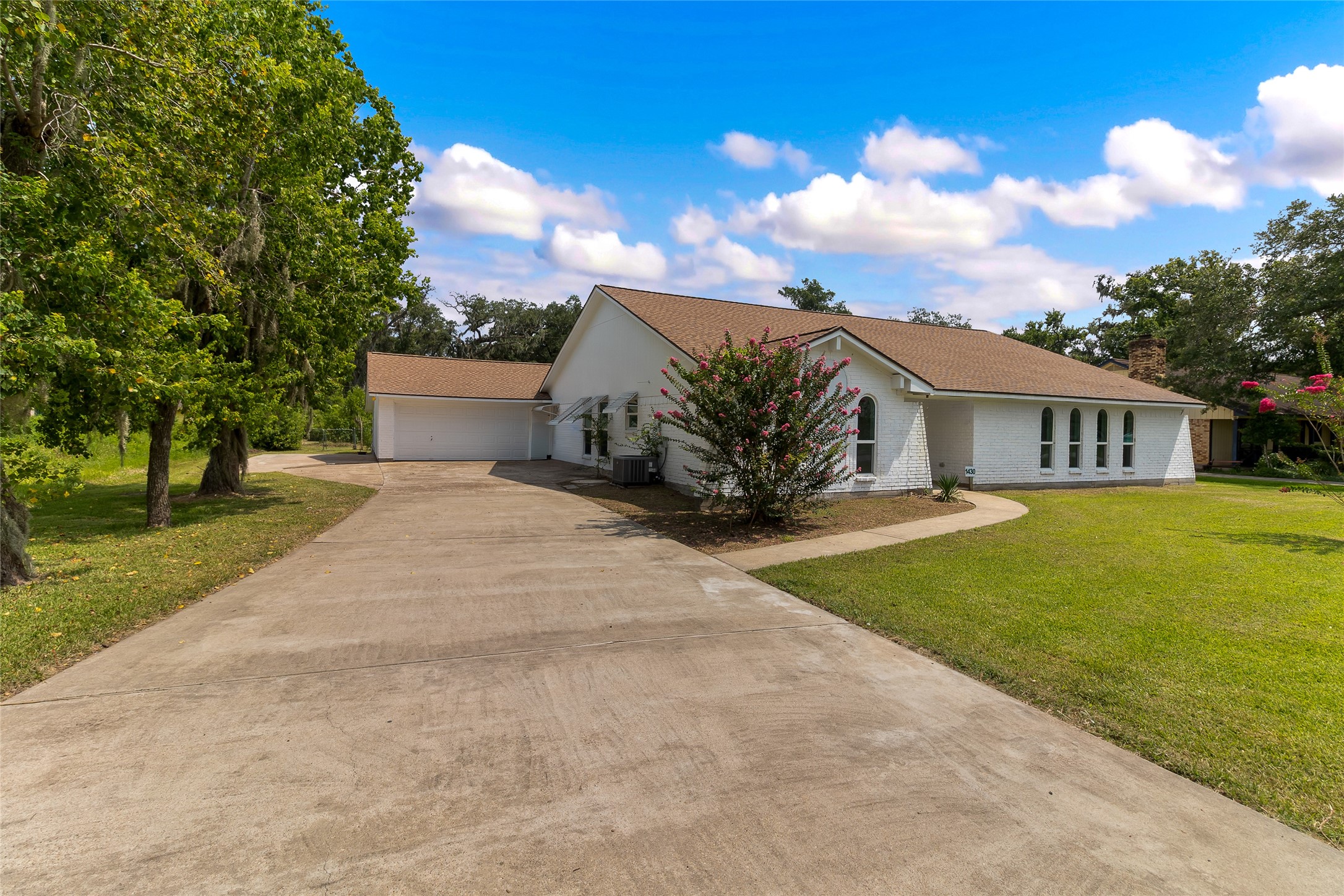 1430 N Road Lake Jackson, TX 77566 - Photo 37 of 46 Gallery Image 37