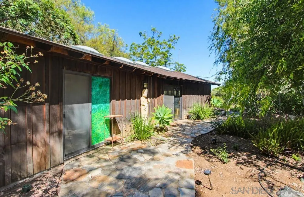 28605 Rolling Rock Road Escondido, CA 92026 - Photo 5 of 75