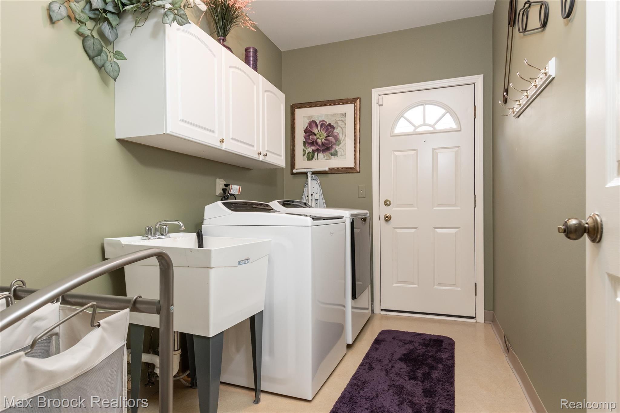 313 Lake Forest Road Rochester, MI 48309 - Photo 18 of 32 IMG_6260.jpg