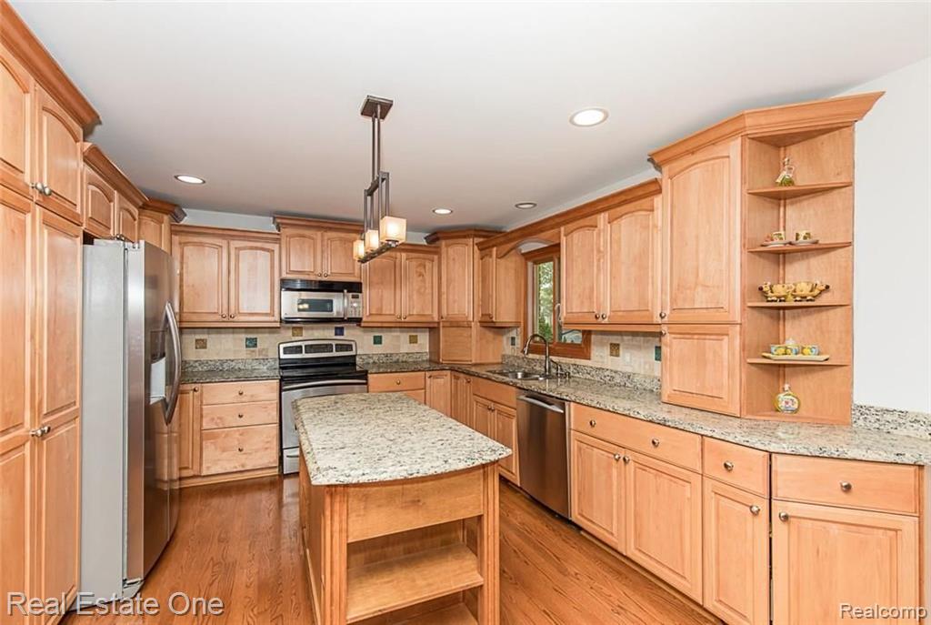 3861 Beechcrest Road Rochester Hills, MI 48309 - Photo 6 of 29