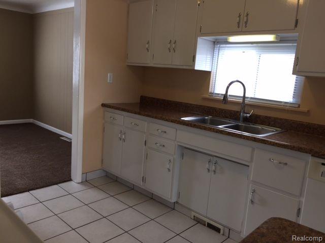 18623 Martin Road Roseville, MI 48066 - Photo 7 of 15 Gallery Image 7