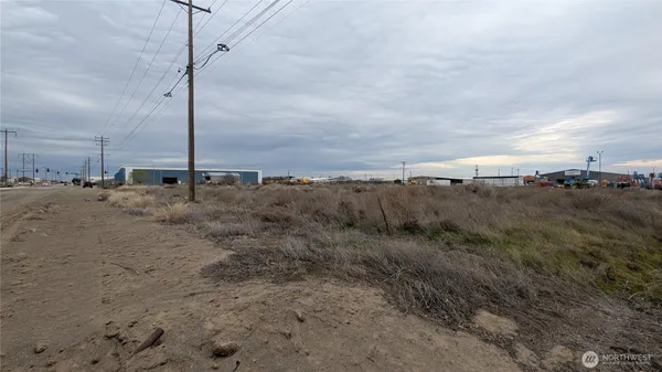 $300,000 | 1-xx East Salt Lake Street, Pasco, WA 99301