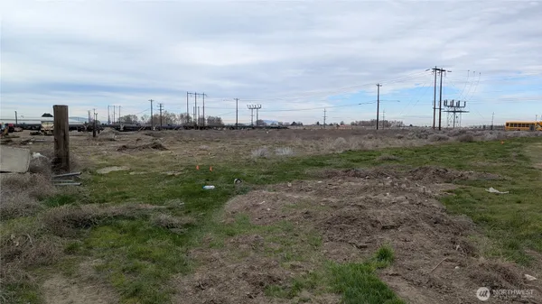 $300,000 | 1-xx East Salt Lake Street, Pasco, WA 99301