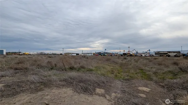 $300,000 | 1-xx East Salt Lake Street, Pasco, WA 99301