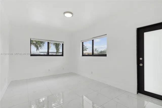$2,700 | 8010 Crespi Boulevard, Unit 4, Miami Beach, FL 33141