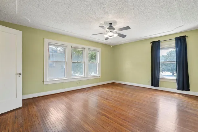 $3,295 | 2625 South University Drive, Fort Worth, TX 76109