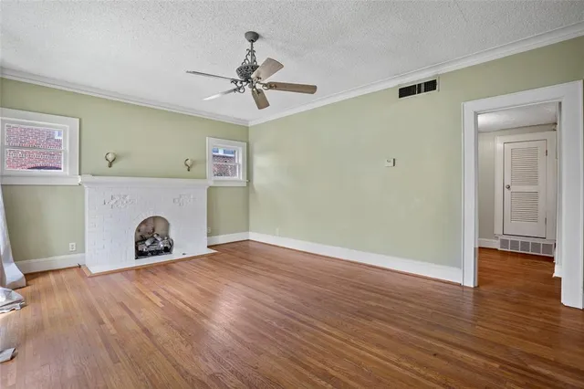 $3,295 | 2625 South University Drive, Fort Worth, TX 76109