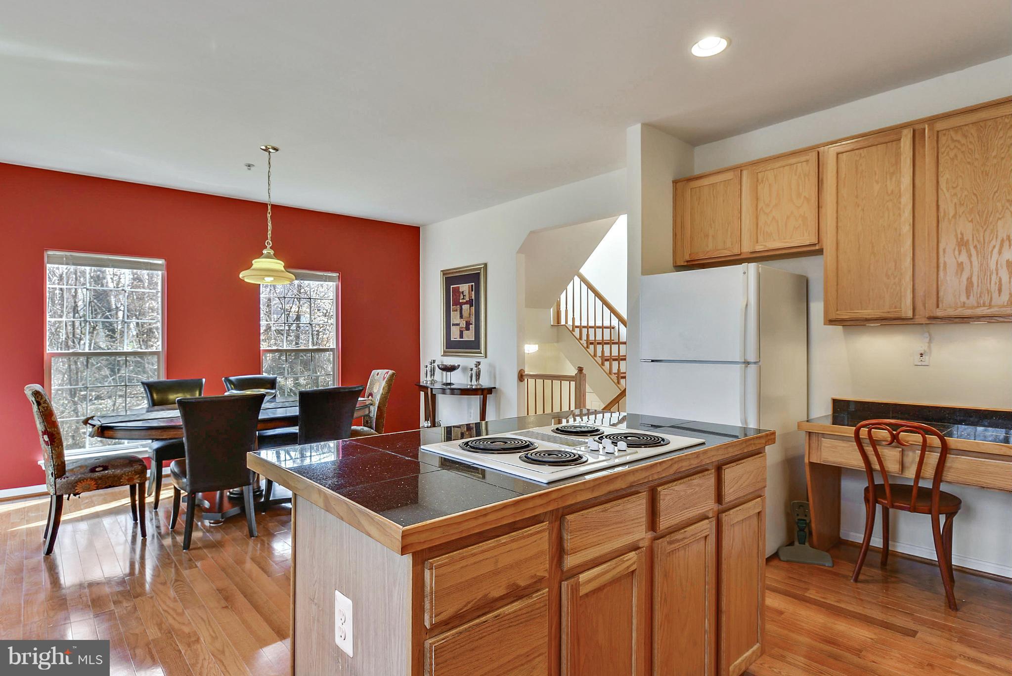18858 Broken Oak Road Boyds, MD 20841 - Photo 5 of 30 Granite Counters, Built-In Desk,