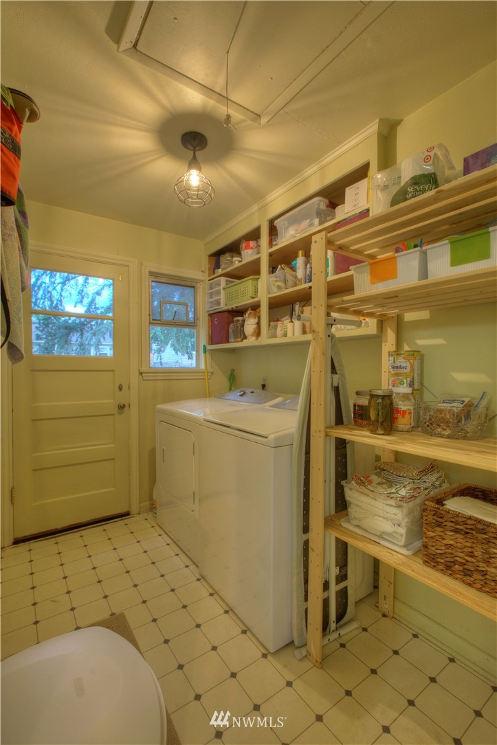 4136 Southwest Kenyon Street Seattle, WA 98136 - Photo 6 of 13 Gallery Image 6