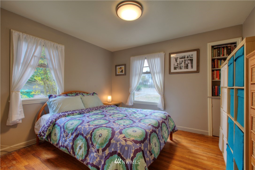 4136 Southwest Kenyon Street Seattle, WA 98136 - Photo 7 of 13 Gallery Image 7