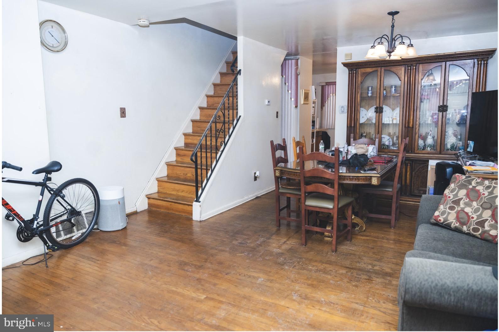 6021 Chestnut Street Philadelphia, PA 19139 - Photo 4 of 21 a view of a livingroom with furniture and window