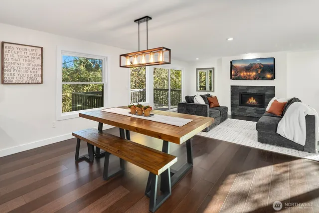 $1,099,000 | 23327 19th Place West, Bothell, WA 98021