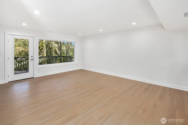 $1,099,000 | 23327 19th Place West, Bothell, WA 98021