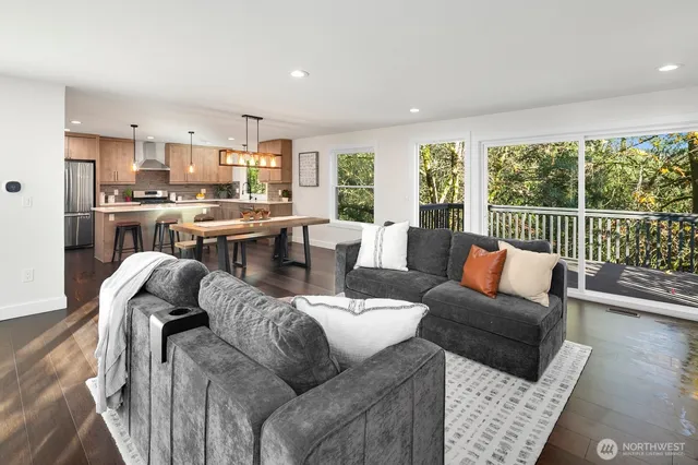 $1,099,000 | 23327 19th Place West, Bothell, WA 98021