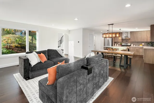 $1,099,000 | 23327 19th Place West, Bothell, WA 98021