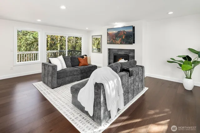 $1,099,000 | 23327 19th Place West, Bothell, WA 98021