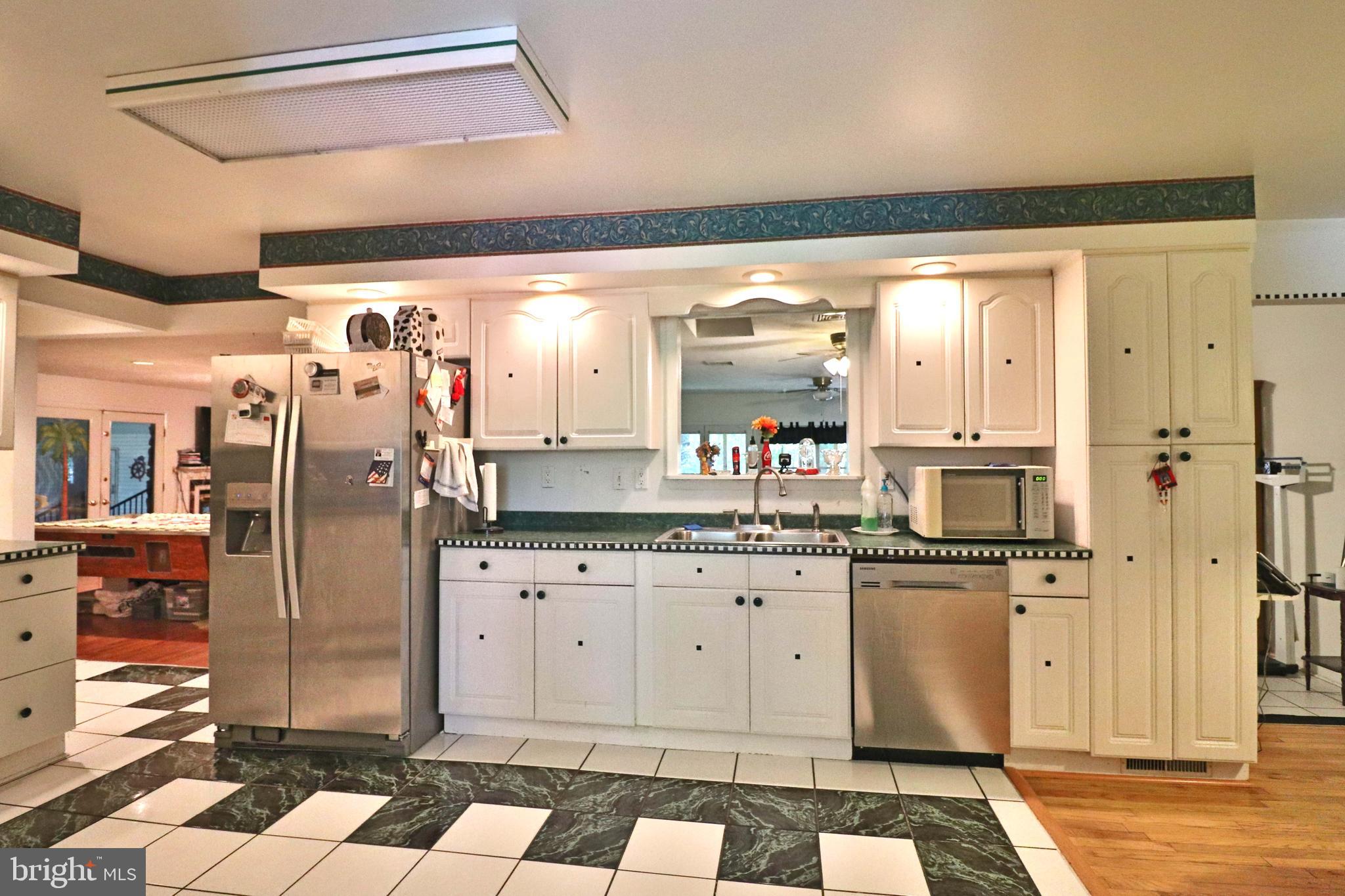 9736 Philadelphia Road Baltimore, MD 21237 - Photo 3 of 45 Gallery Image 3