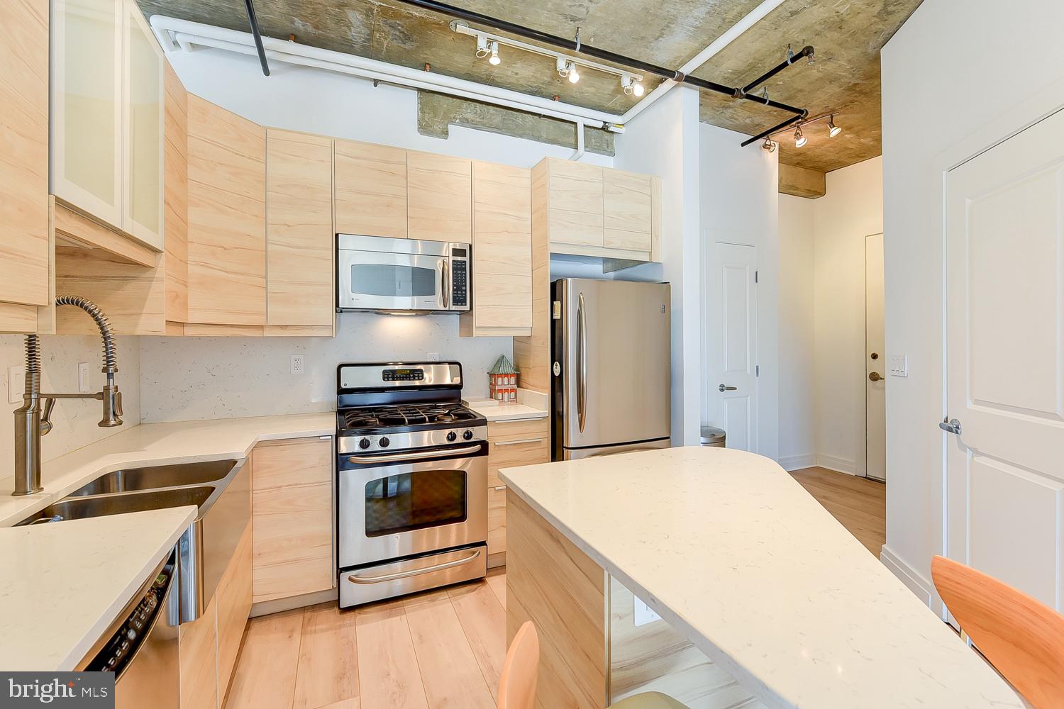 301 Massachusetts Avenue Northwest, Unit 801 Washington, DC 20001 - Photo 6 of 42