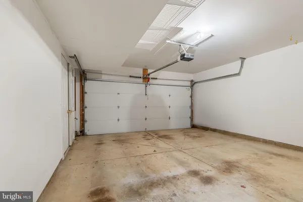 $4,100 | 4652 Kell Lane, Alexandria, VA 22311