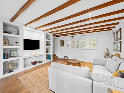 $1,999,999 | 500 North Victoria Park Road, Fort Lauderdale, FL 33301