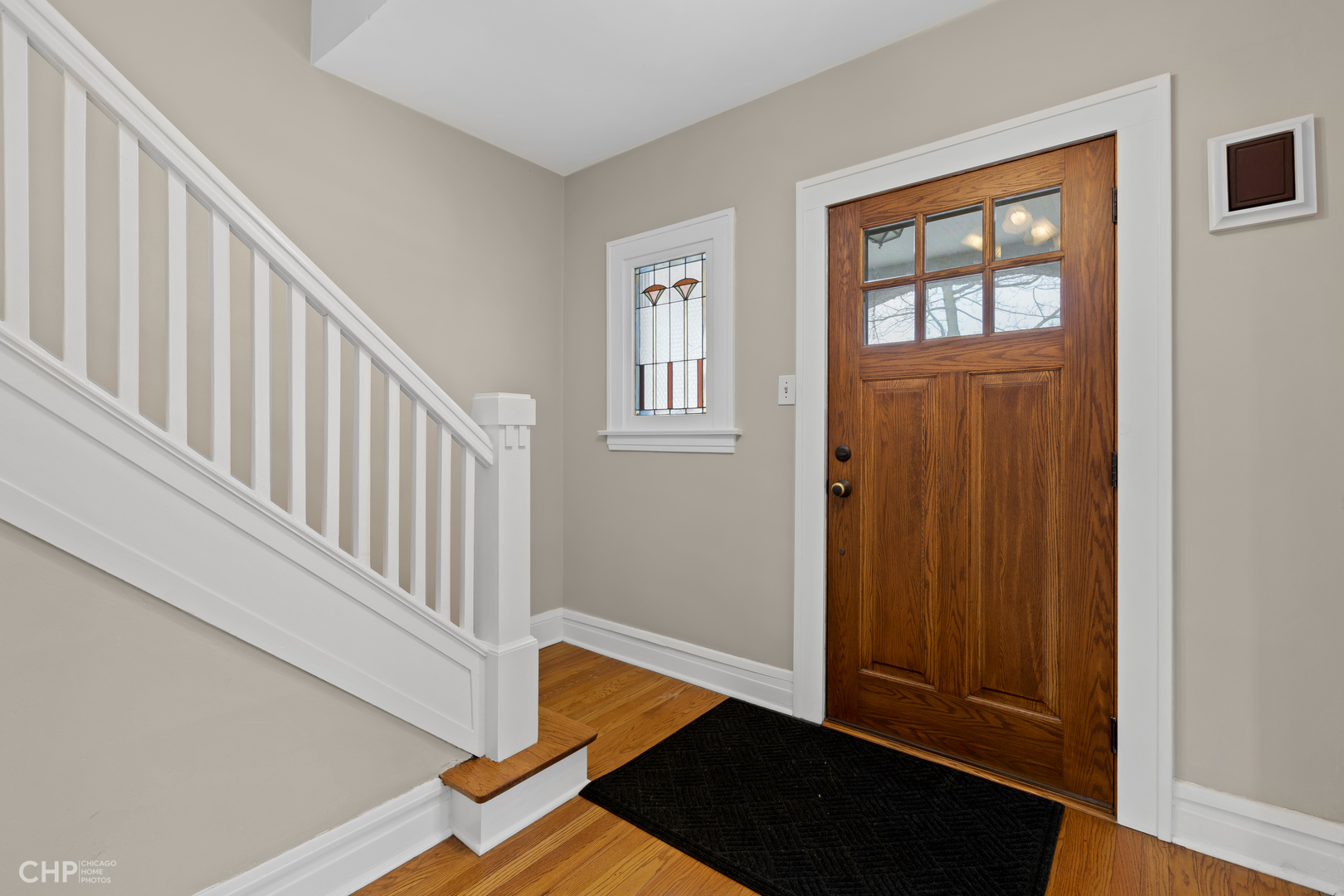 391 Shenstone Road Riverside, IL 60546 - Photo 3 of 27