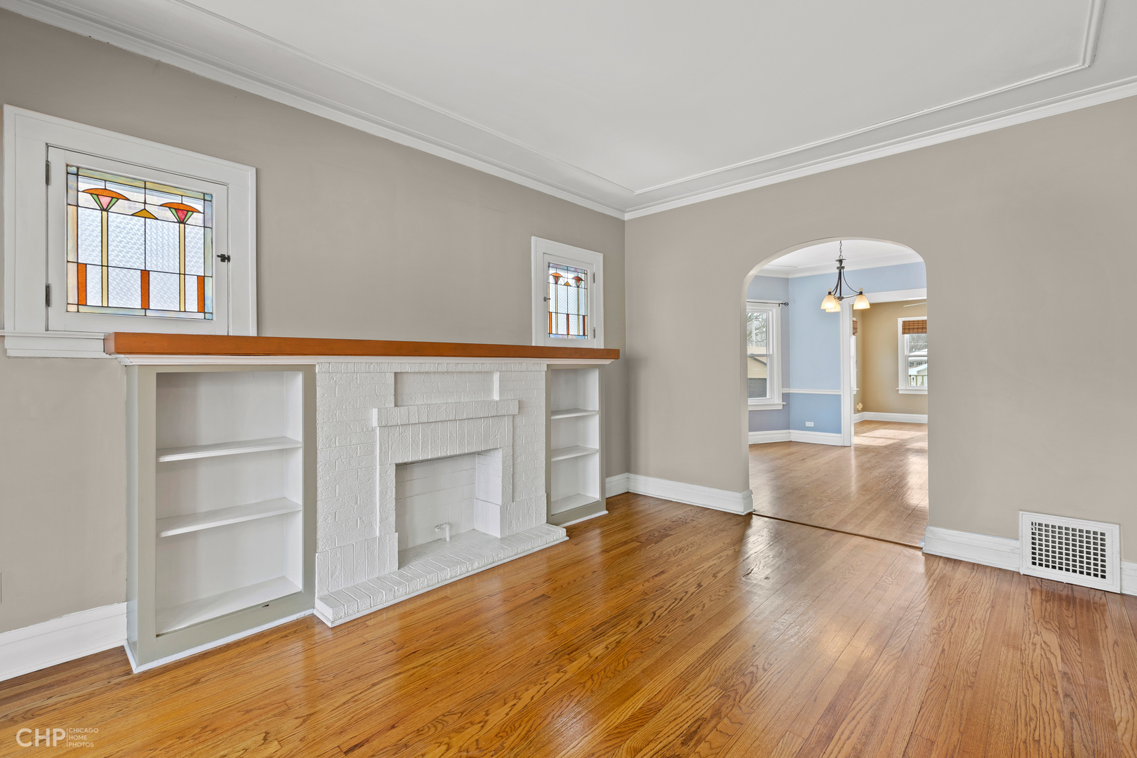 391 Shenstone Road Riverside, IL 60546 - Photo 4 of 27