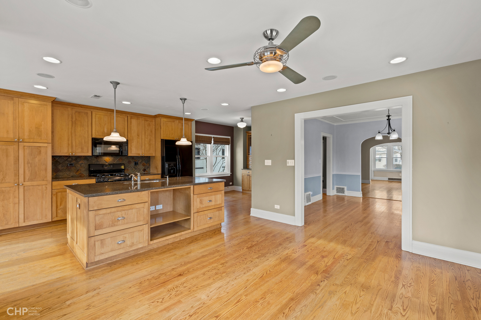 391 Shenstone Road Riverside, IL 60546 - Photo 8 of 27