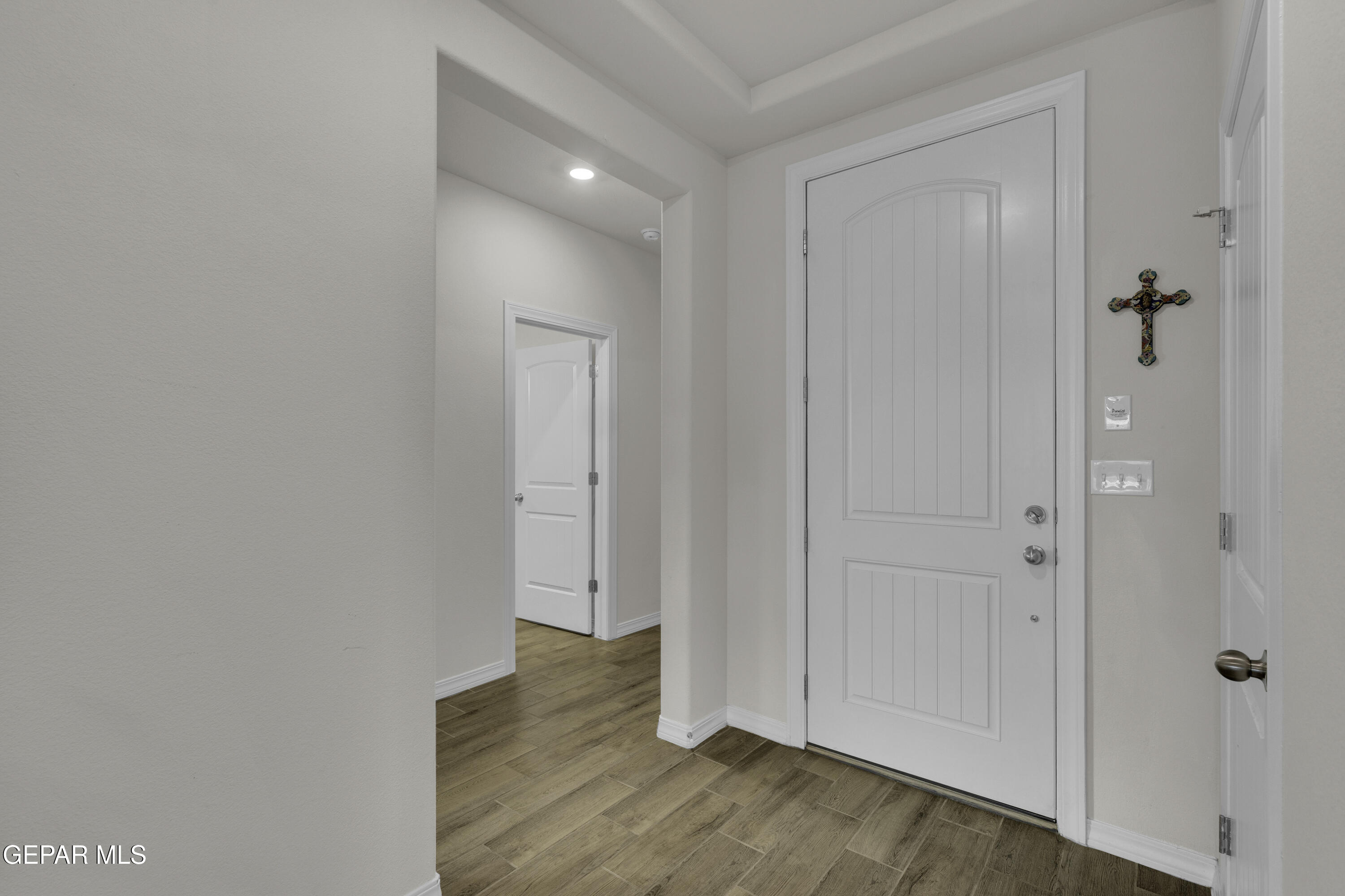 7624 Enchanted Ridge Drive El Paso, TX 79911 - Photo 11 of 51 Hallway