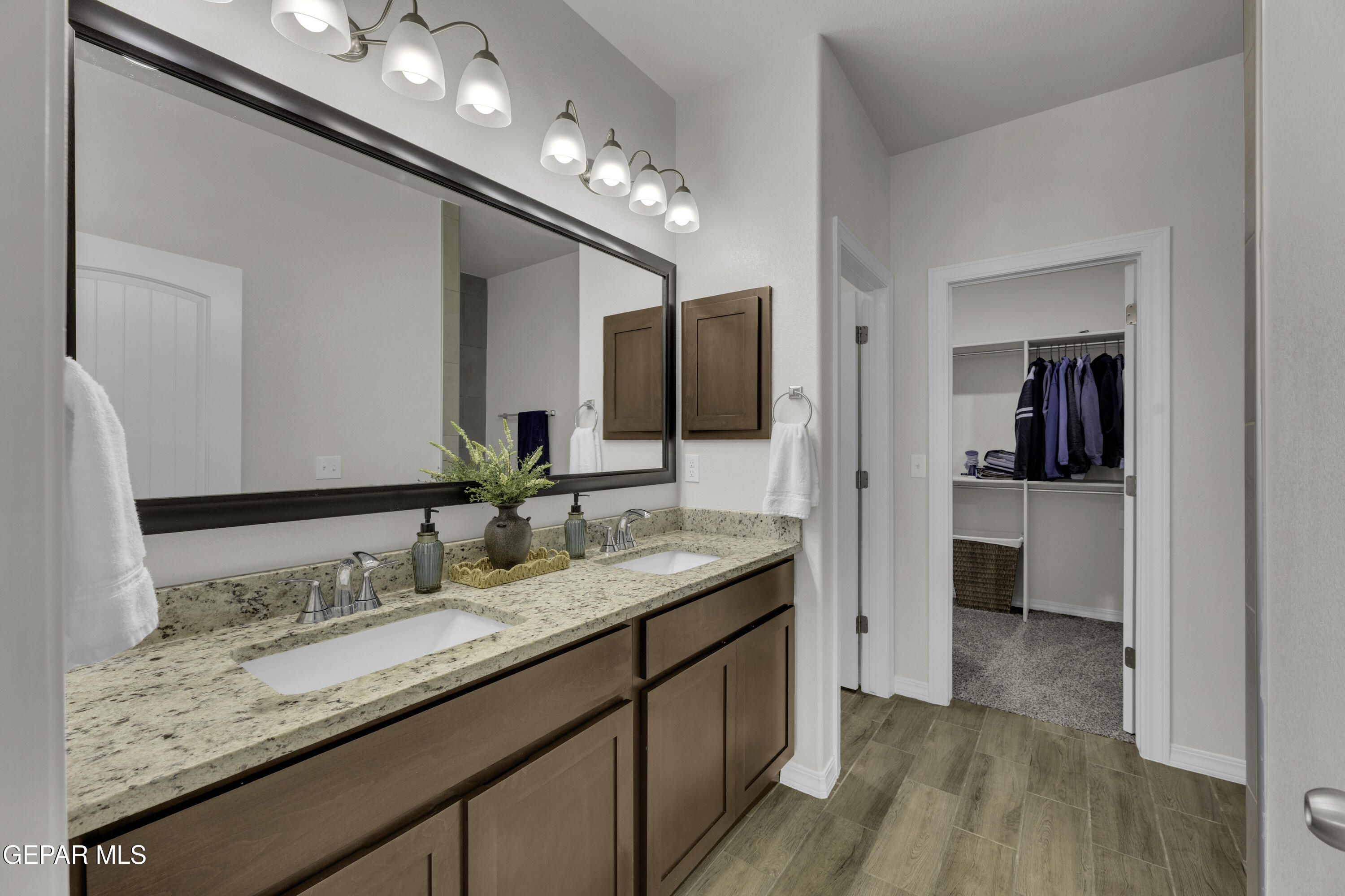 7624 Enchanted Ridge Drive El Paso, TX 79911 - Photo 17 of 51 Primary Bath