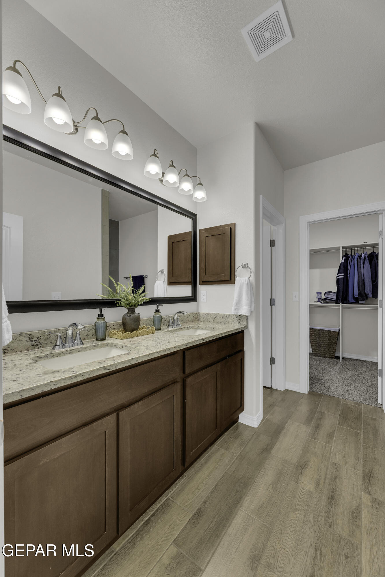 7624 Enchanted Ridge Drive El Paso, TX 79911 - Photo 18 of 51 Primary Bath