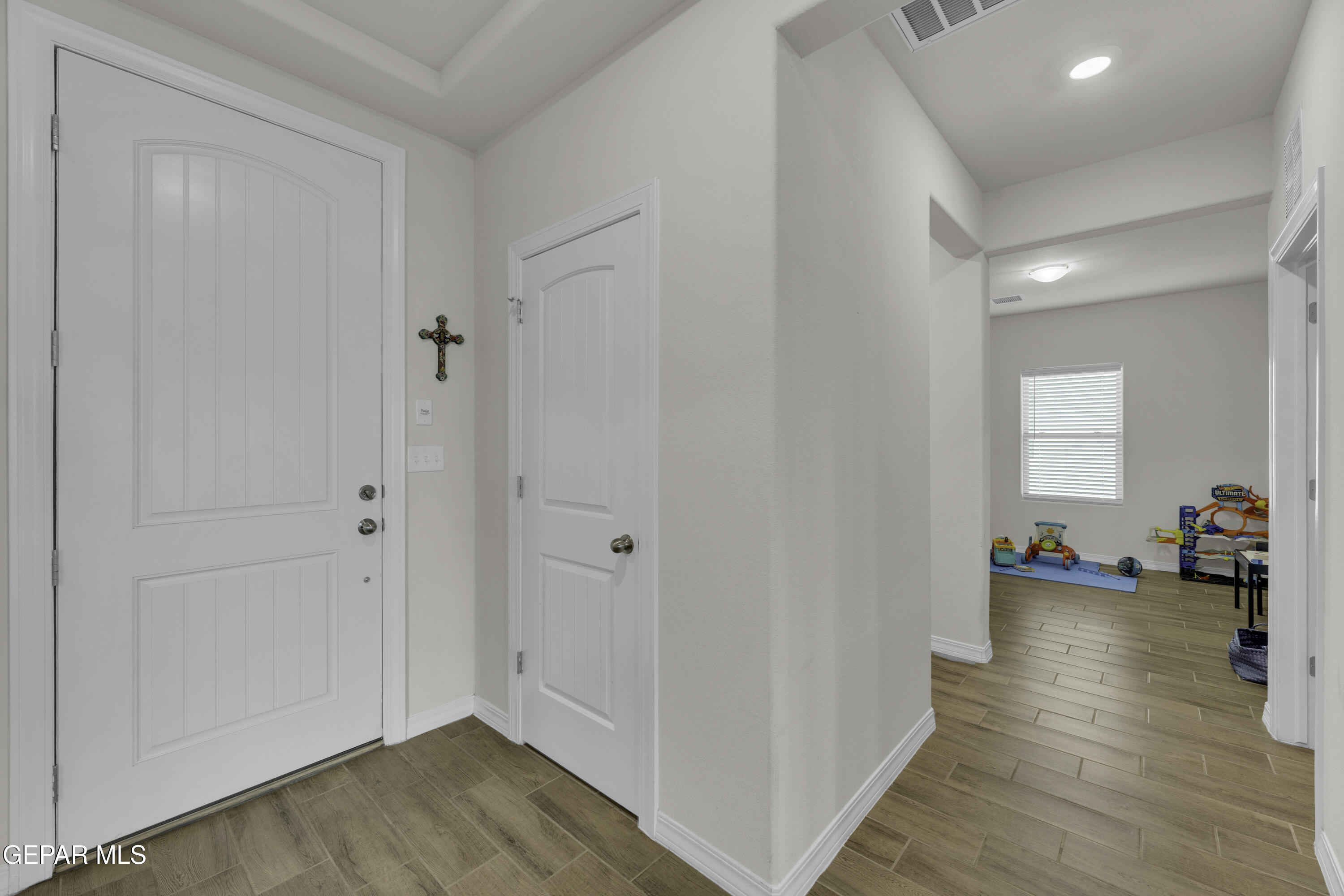 7624 Enchanted Ridge Drive El Paso, TX 79911 - Photo 10 of 51 Hallway