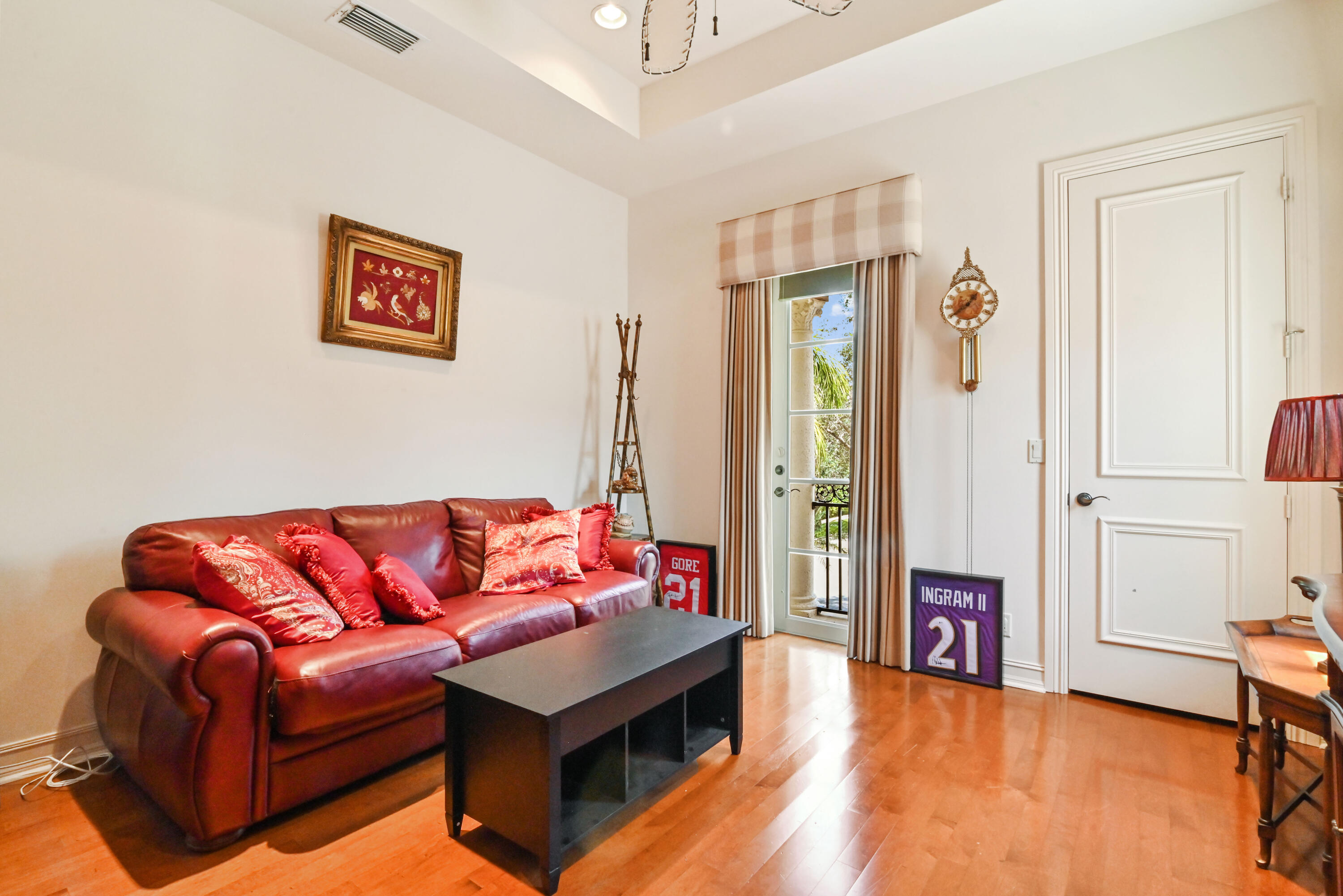 17665 Middlebrook Way Boca Raton, FL 33496 - Photo 36 of 61 37 family room 01