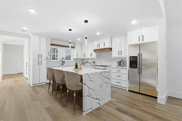 $649,900 | 4525 Walker Street, Houston, TX 77023