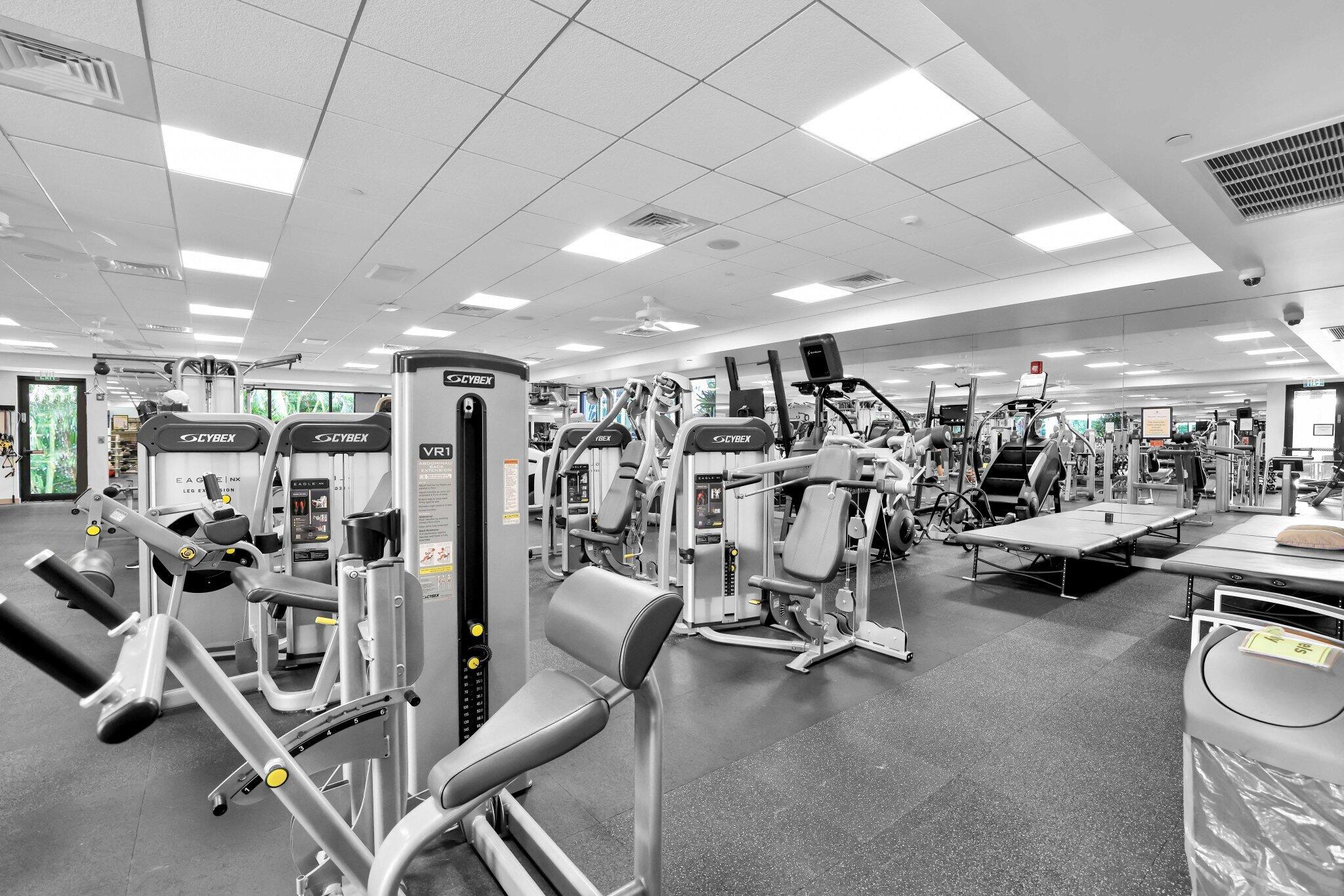 10106 Spyglass Way Boca Raton, FL 33498 - Photo 29 of 44 a view of a room with gym equipment