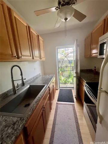 $2,000 | 1245 B Alewa Drive, Honolulu, HI 96817