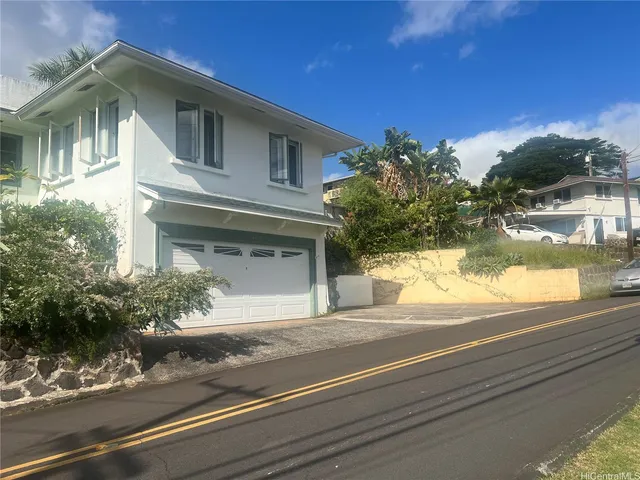 $2,000 | 1245 B Alewa Drive, Honolulu, HI 96817