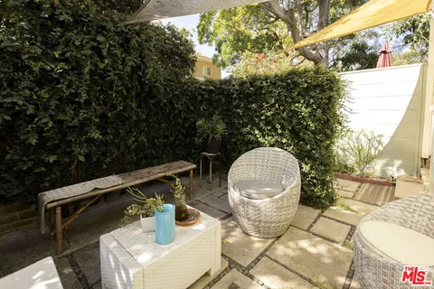 $715,000 | 5587 1/2 Village Green, Los Angeles, CA 90016