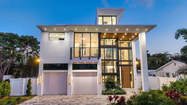 $6,750,000 | 310 Northeast 2nd Street, Boca Raton, FL 33432