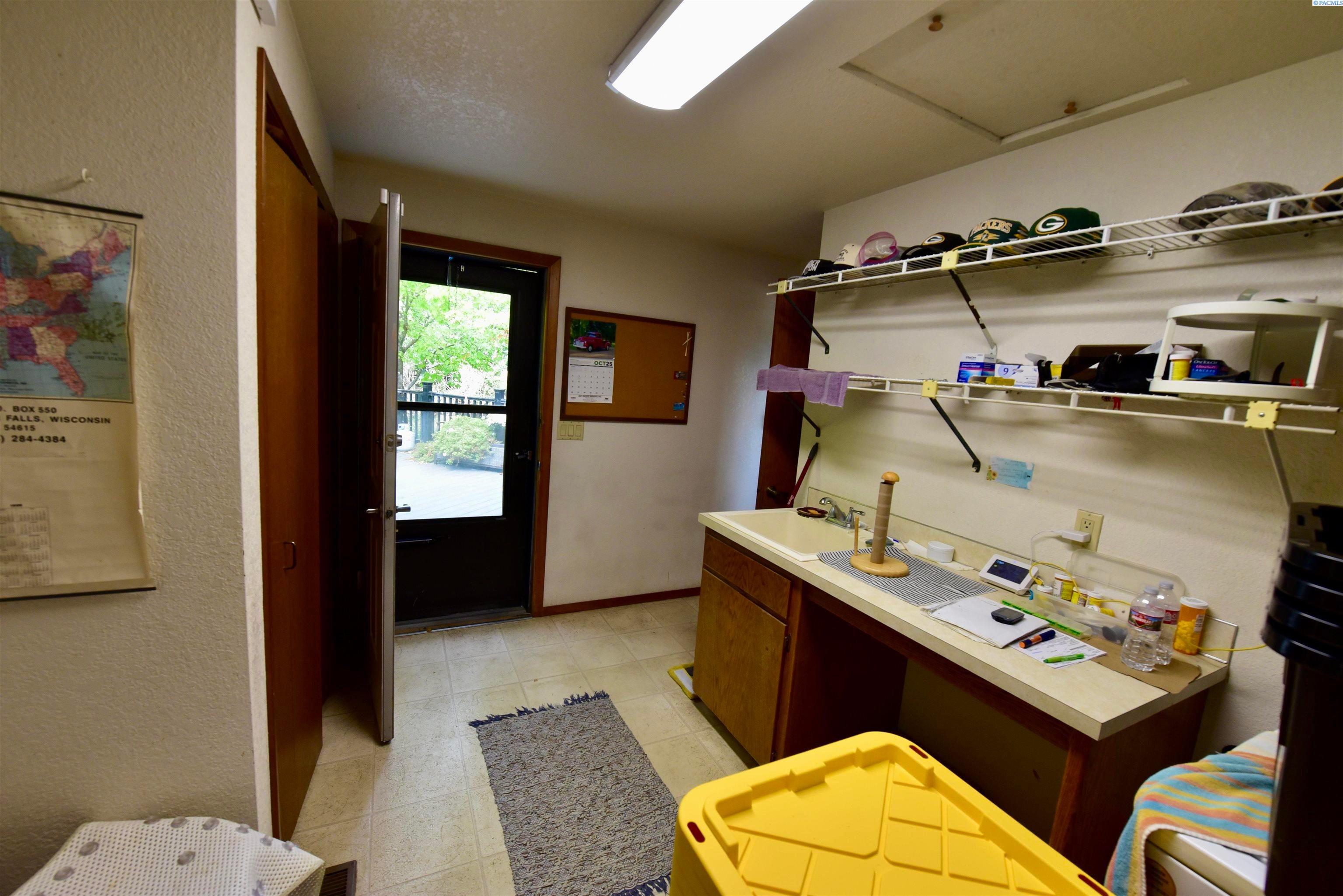 151 Coulee Road Pasco, WA 99301 - Photo 23 of 37 Gallery Image 23