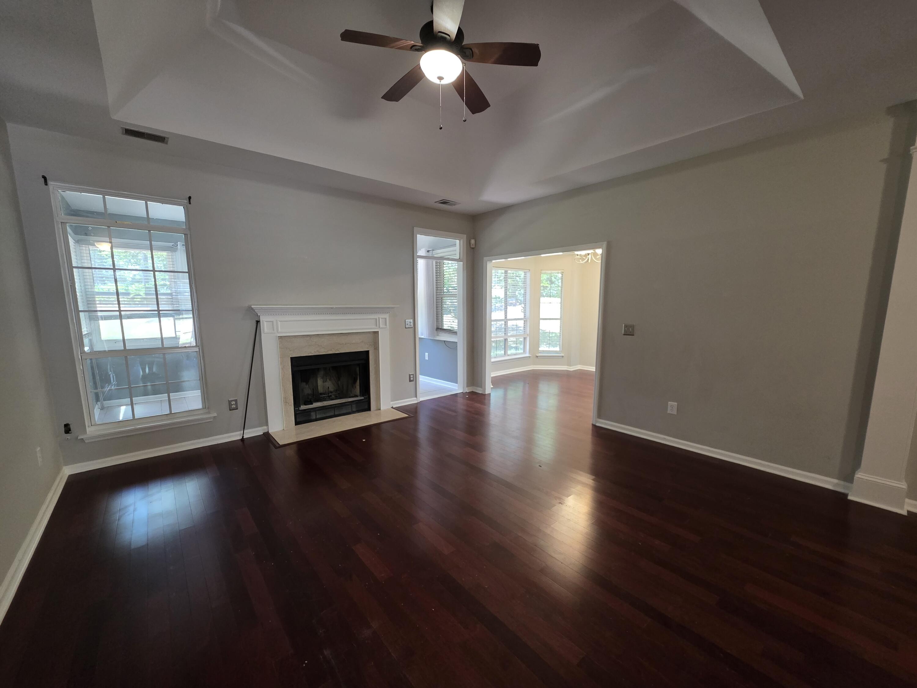 470 Cane Court Mount Pleasant, SC 29464 - Photo 4 of 21 20260603_122431