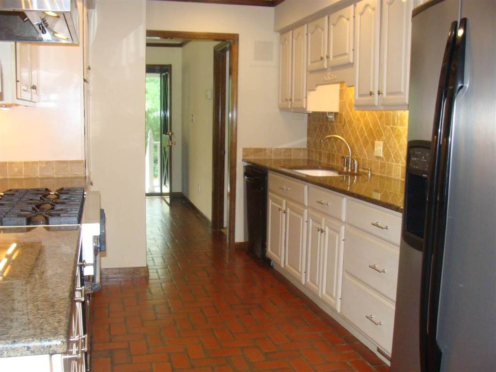 102 Regent Road Anderson, SC 29621 - Photo 7 of 30